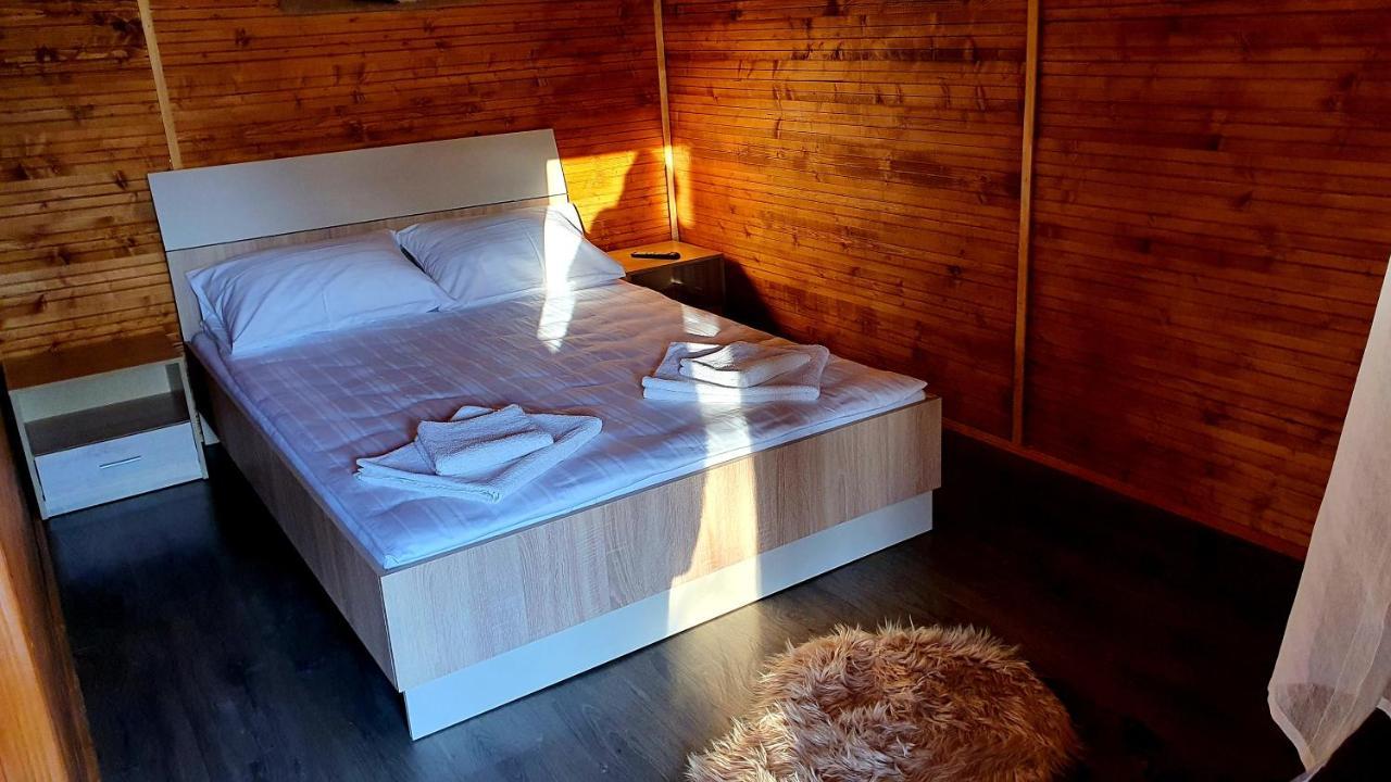 Hotel La Podul Gornii à Gornea Extérieur photo